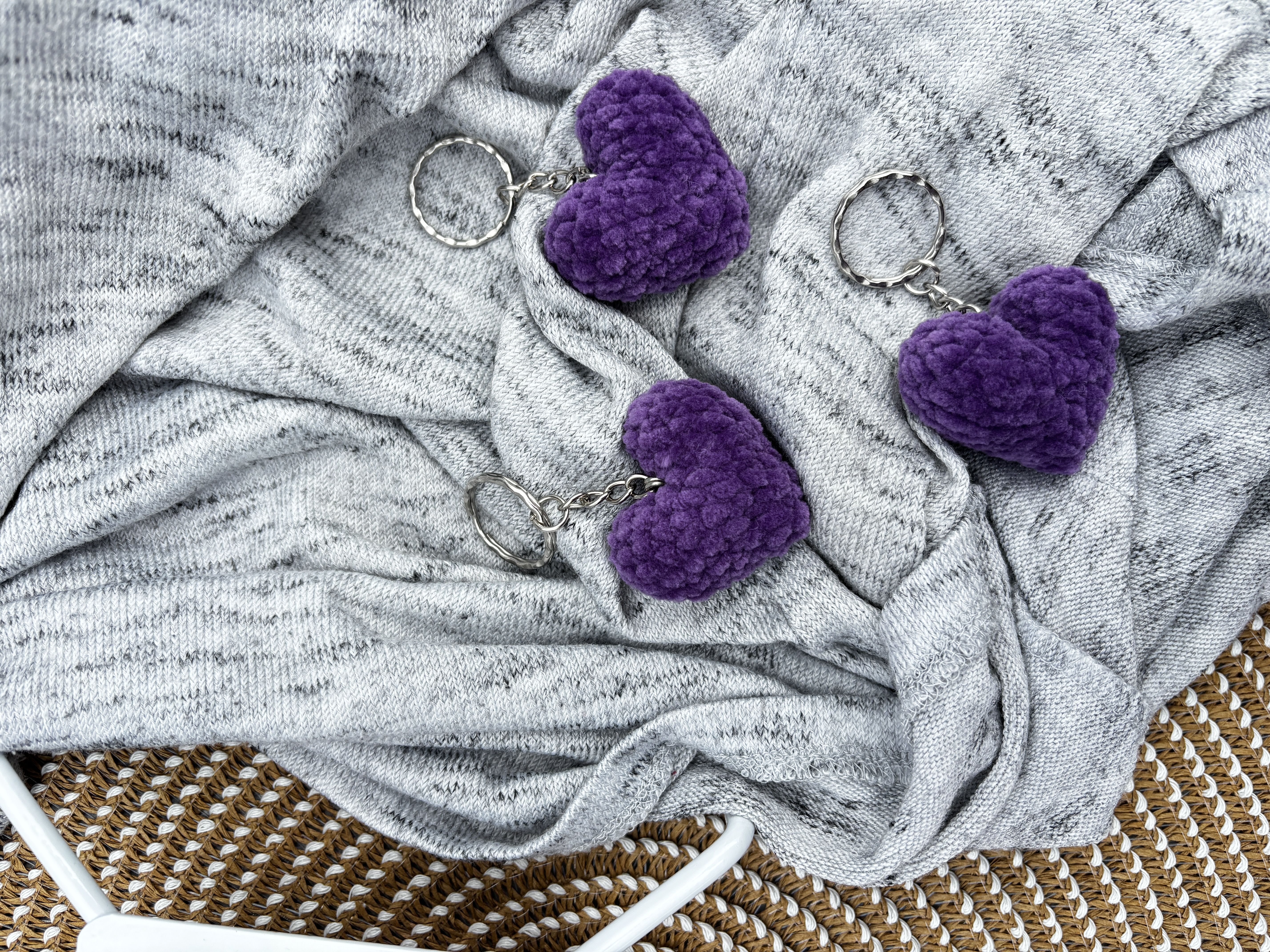 Klíčenka srdce fialové